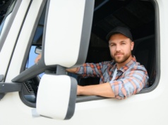 Brakuje specjalistów, UE bije na alarm. Szczególnie źle jest w 5 sektorach