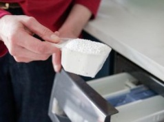 Rozwiesił plakaty o sprzedaży proszków z Niemiec. Dostał 18 mandatów