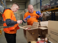 Godne święta z Bankiem Żywności w Warszawie. Paczki dla rodzin i zbiórka w marketach