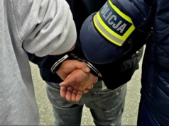 Zaatakował kobietę na ulicy. Mężczyzna uderzył seniorkę, bo nie chciała oddać torebki