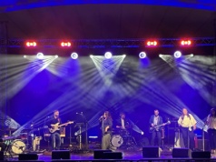 Blues, soul i wyjątkowy klimat. WCK zaprasza na koncert „Przy Lampce” z zespołem Puste Biuro