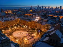 Magia świąt w stolicy – przewodnik po warszawskich jarmarkach, iluminacjach i zimowych atrakcjach