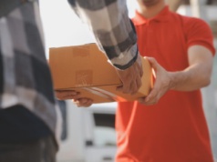 Niepozorne paczki mogą zrujnować świąteczne zakupy