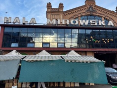 Namioty z kwiatami znikają sprzed Hali Mirowskiej. Ustępują miejsca budowlańcom