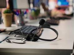 AI w contact center. USA i UE wymuszają pełną przejrzystość w obsłudze klienta