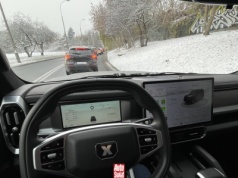 Zimą taśma klejąca w aucie może być zbawieniem. Prosty trik, genialny efekt