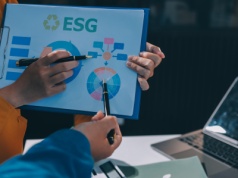 60 z 100 największych firm w Polsce publikuje raporty ESG. Poprawiła się ich jakość