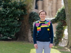 Czy modele językowe potrafią ewoluować razem ze światem? Felieton Adriana Kosowskiego