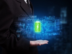 Magazyny energii LFP poniżej 420 zł/kWh. Nawet sodowo-jonowe są droższe