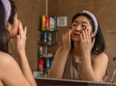 W Japonii to "płynne złoto", u nas ląduje w zlewie. Zmień ten nawyk, a skóra będzie gładka i zdrowa