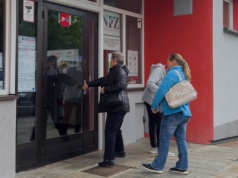 Nowe oszustwo "na NFZ". Myślisz, że dostaniesz zwrot za leki, a wyczyszczą ci konto