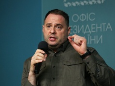 Prezydent Zełenski: szef biura prezydenckiego Jermak podał się dymisji