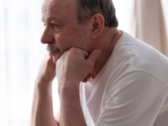 Zaczyna się niewinnie, a zmienia całe życie. Tak wygląda męskie przekwitanie