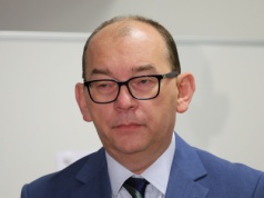 Odwołany rzecznik ściga 14 sędziów