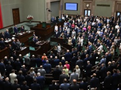 Czy Polacy oczekują na pojawienie się nowej partii? Te dane dają do myślenia