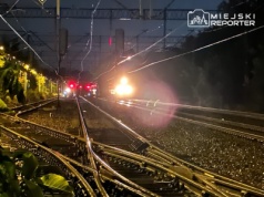 Awaryjne zamknięcie jednego z torów na dalekobieżnej linii średnicowej. Utrudnienia w kursowaniu pociągów