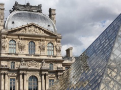 Najpierw ich okradli, teraz dzielą turystów. Luwr reaguje na głośny skok