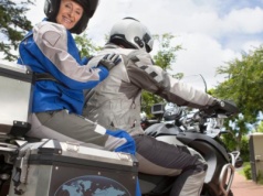 Ranking interkomów motocyklowych 2025. Porównanie Bluetooth vs Mesh – testy i opinie ekspertów