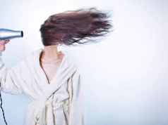 Jakie funkcje powinnna mieć suszarka do włosów?