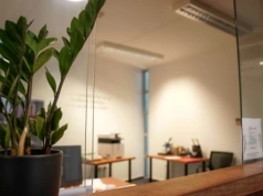 Recepcja firmy obsługiwana przez firmę ochrony?