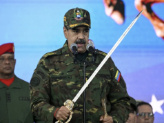 Trump ostrzega linie lotnicze, by "trzymały się z daleka od Wenezueli"