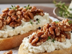 ​Serowo-orzechowa ciabatta – francusko-włoskie połączenie w przekąsce według Jurka Sobieniaka