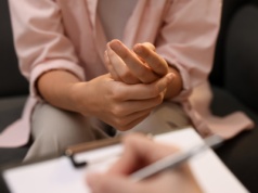 Psychoterapia jak stara włoska rodzina? Pacjenci chcą jasnych standardów, a nie mętnej wody