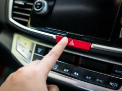 Kierowcy robią to odruchowo. Efekt? 300 złotych mniej w portfelu i 3 punkty karne