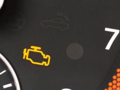 Uszkodzona sonda lambda. To przez nią świeci się "check engine"