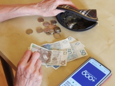 ZUS zmienia terminy wypłat 800 plus w grudniu. W tych dniach przyjdą przelewy, rodzice muszą wiedzieć