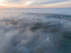 Gęste mgły w regionie. IMGW wydał ostrzeżenia dla dziewięciu powiatów