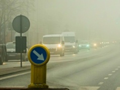 Fatalne warunki na drogach. Marznący deszcz i gęste mgły w całej Polsce