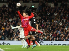 Gigant zgłosił się po polskiego bramkarza. Zagraniczna prasa huczy