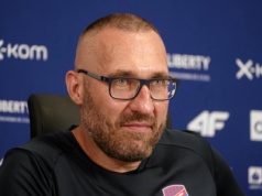 Papszun wyszedł na konferencję i się zaczęło. "Kolejny strzał"