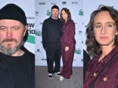 Tomasz Schuchardt w stylowej czapeczce pozuje na ściance z żoną Kamilą (ZDJĘCIA)