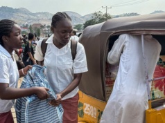 Ponad 20 tysięcy szkół zamkniętych. To efekt porwania 300 dzieci i nauczycieli