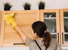 Zaschnięty tłuszcz na szafkach? Ten trik działa w minutę!