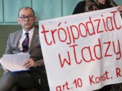 Skutki decyzji Bodnara. Odwołany sędzia chce ścigać swoich następców