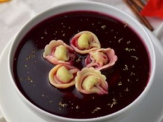 Zbyt duża ilość zepsuje barszcz wigilijny. Ile dodać, aby smakował w punkt?