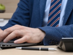 Biznes w obliczu Krajowego Systemu e-Faktur. "Mniej niż połowa firm jest przygotowana"