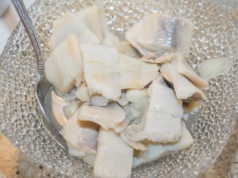 Od lat moczę śledzie tylko w tej zalewie. Mleko może się przy niej schować