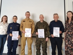 „Siła, odwaga i serce do ludzi” o służbie i wartościach mundurowych