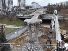 Rusza nocna rozbiórka kładki na gdańskiej Zaspie