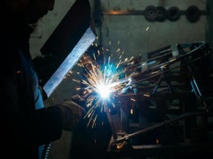 Polski PMI najwyżej od przeszło pół roku. Przemysł stoi na progu ożywienia