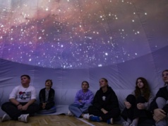 Czy w kosmosie pływają wieloryby? Mobilne planetarium Kopernika w Piotrkowie