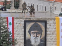 Papież u grobu św. Szarbela: Zawierzam Liban jego opiece!