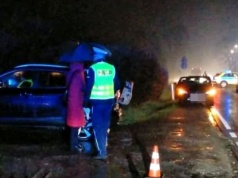 Wyjeżdżał z posesji, przejechał po 37-latku. Tak się tłumaczył