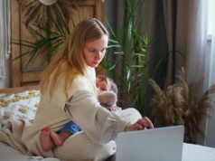 Mniej pracy i więcej urlopu na każde dziecko. Tak będą walczyć o dzietność