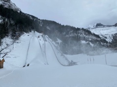 Lawina kamieni. Za kilka dni mają tam skakać Polacy