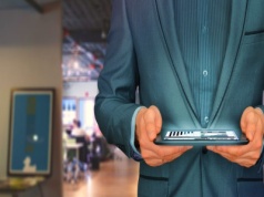 Dynamiczny wzrost gospodarki, spokojny parkiet warszawski